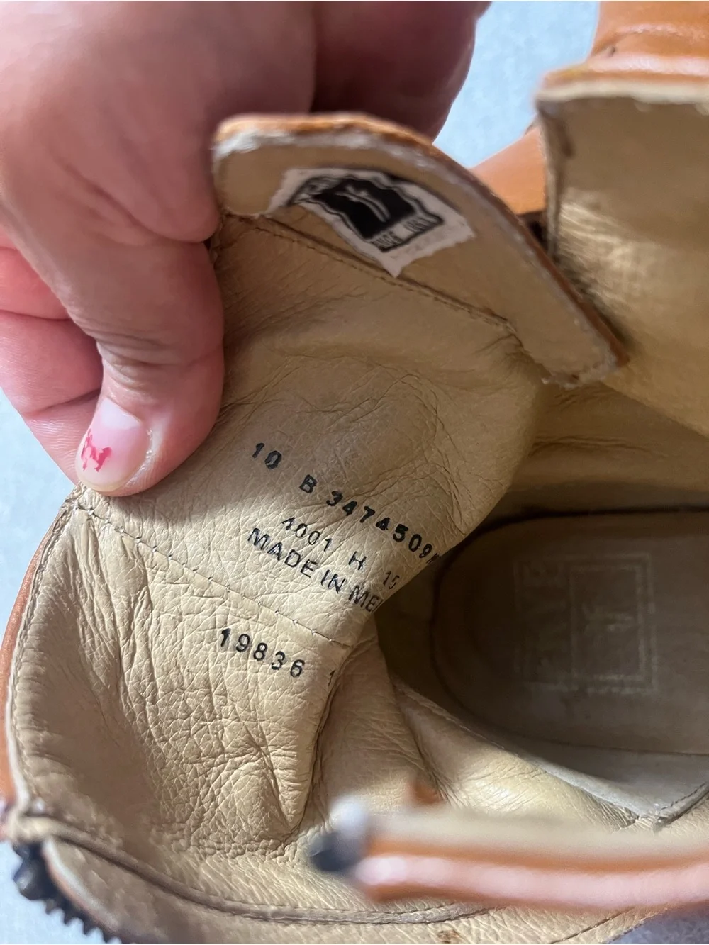 Frye premium cognac